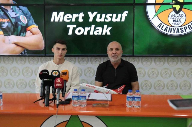 Genç oyuncu Mert Yusuf, 5 yıllığına Alanyaspor’da