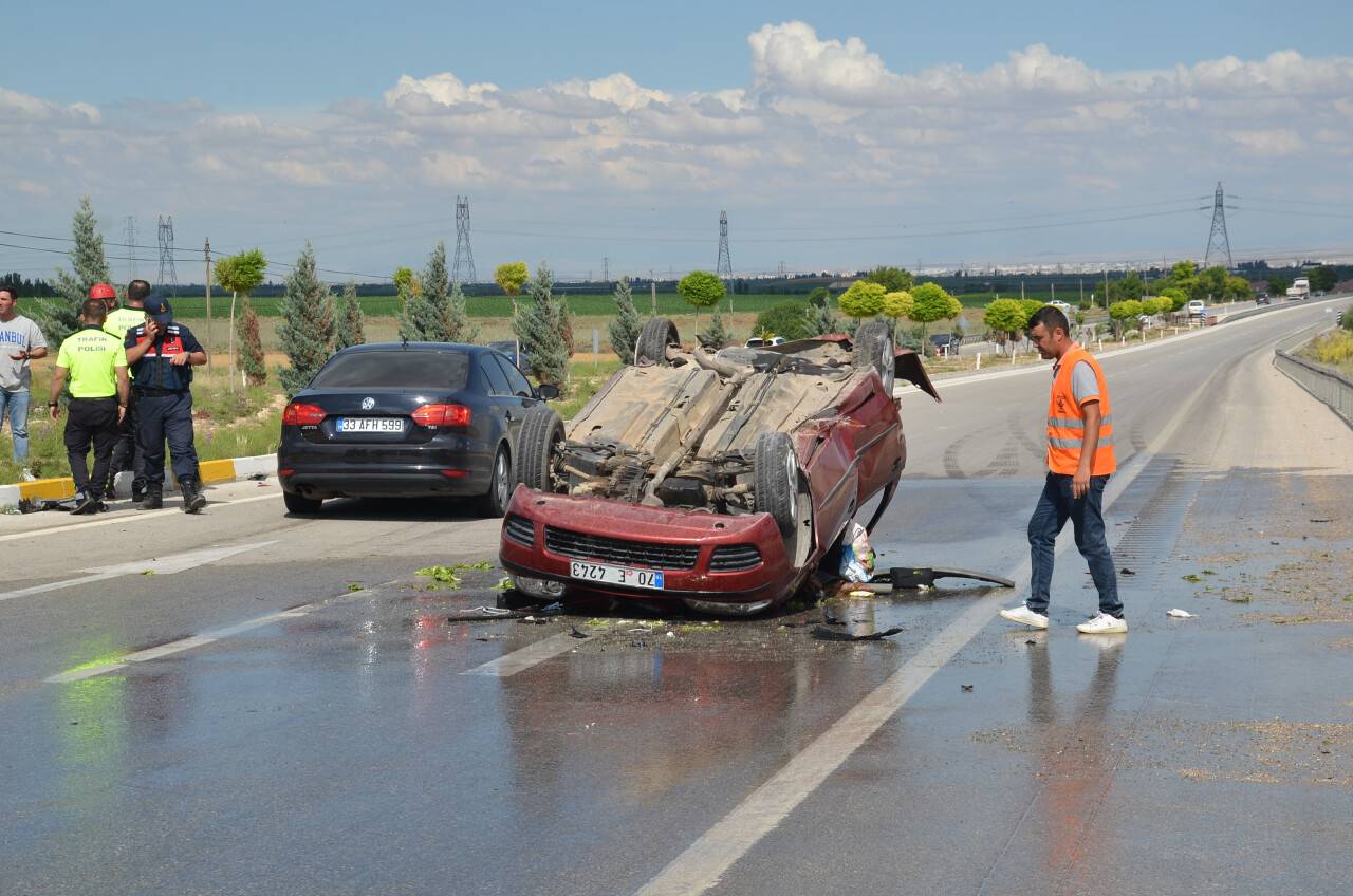 aa-20220630-28301623-28301618-karamanda-iki-otomobil-carpismasi-sonucu-4-kisi-yaralandi.jpg