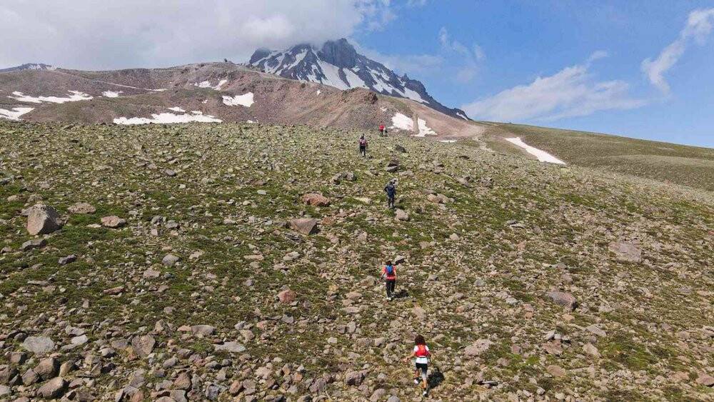 Avrupa’nın en yüksekte biten VK Yarışı Erciyes’te koşuldu