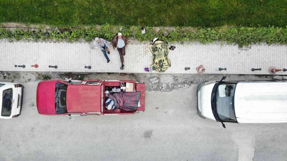 Otellerde yer bulamayan güreş sevdalıları, meydanlarda çadırlarda uyudu