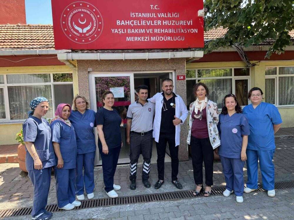 Bursalı fenomen ciğerci huzur evi sakinlerini sevindirdi