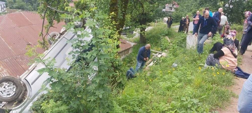 Cenaze yolunda kaza çok sayıda yaralı var