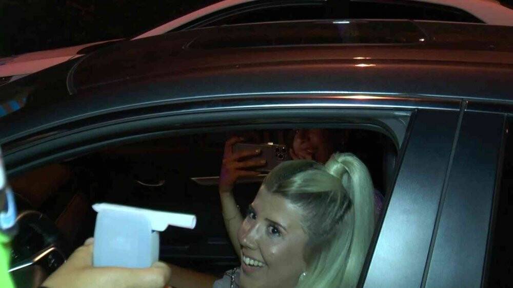 Denetiminde ilginç görüntüler: Ehliyetini alıp kaçmak istedi