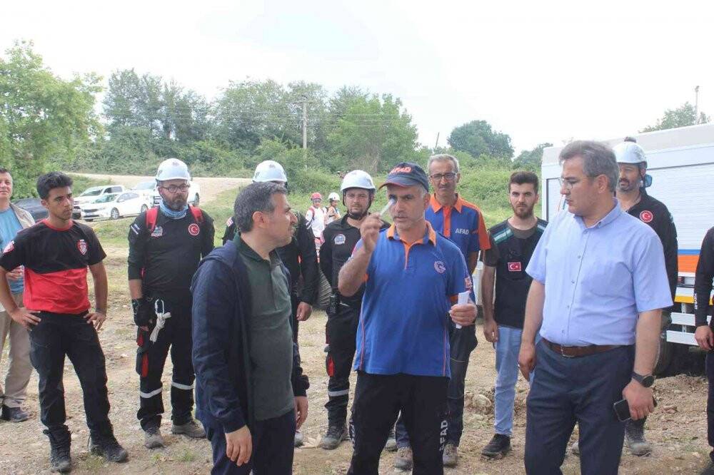 Kayıp kepçe operatörünü arama çalışmaları sürüyor