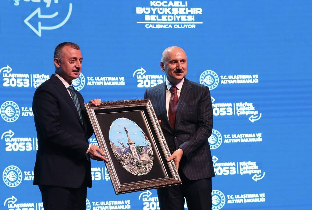 aa-20220630-28296983-28296982-ulastirma-ve-altyapi-bakani-adil-karaismailoglu-kocaelide.jpg