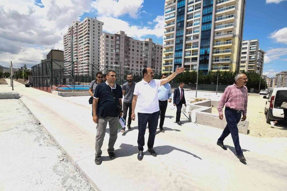Başkan Altay Şefik Can Parkı'nda yapılan çalışmaları yerinde inceledi