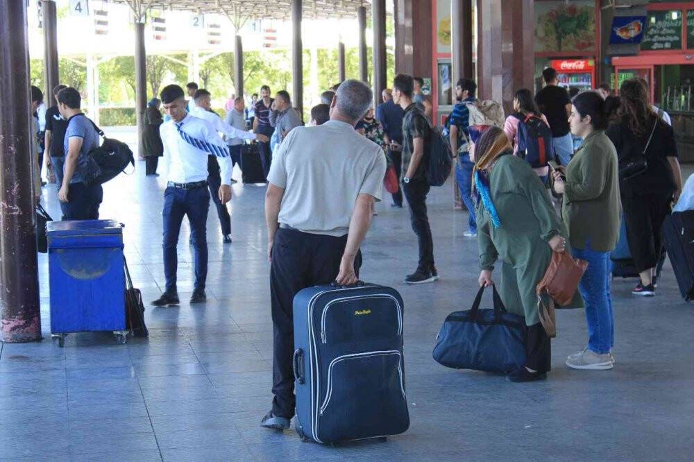 Konya Şehirlerarası Otobüs Terminali'nde bayram öncesi sessizlik hakim