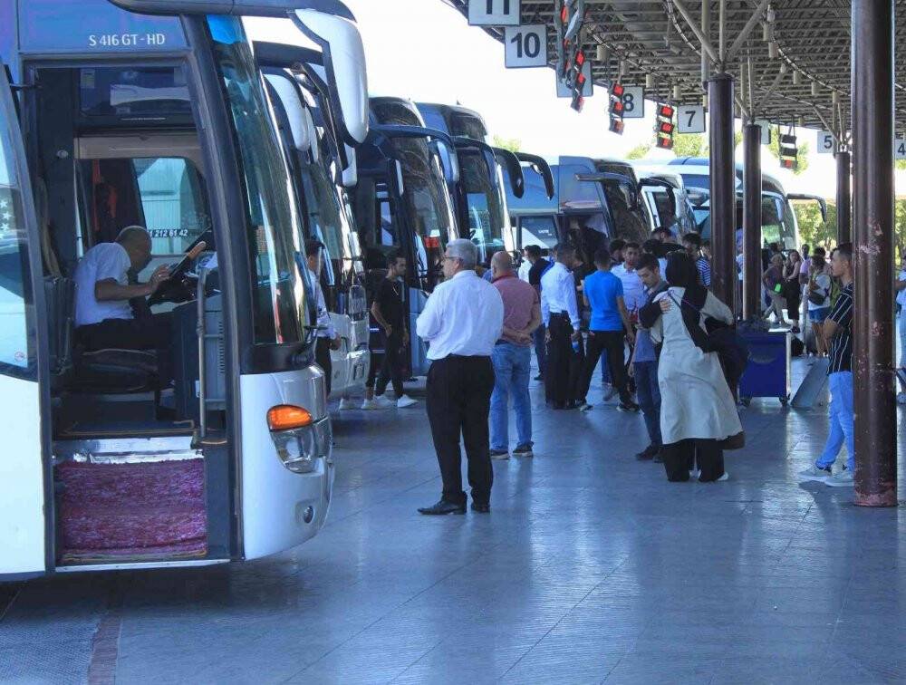Konya Şehirlerarası Otobüs Terminali'nde bayram öncesi sessizlik hakim
