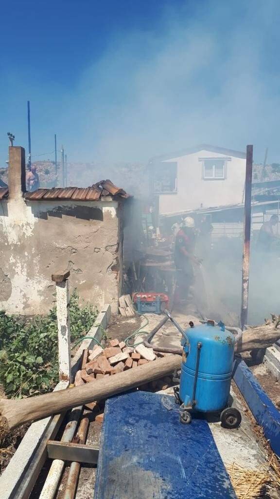 Söke’deki yangında ev kullanılamaz hale geldi