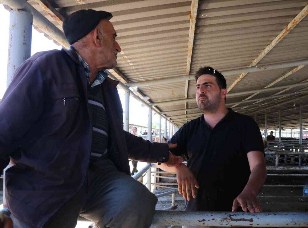 Eller, kurban pazarlığı için bir araya geldi