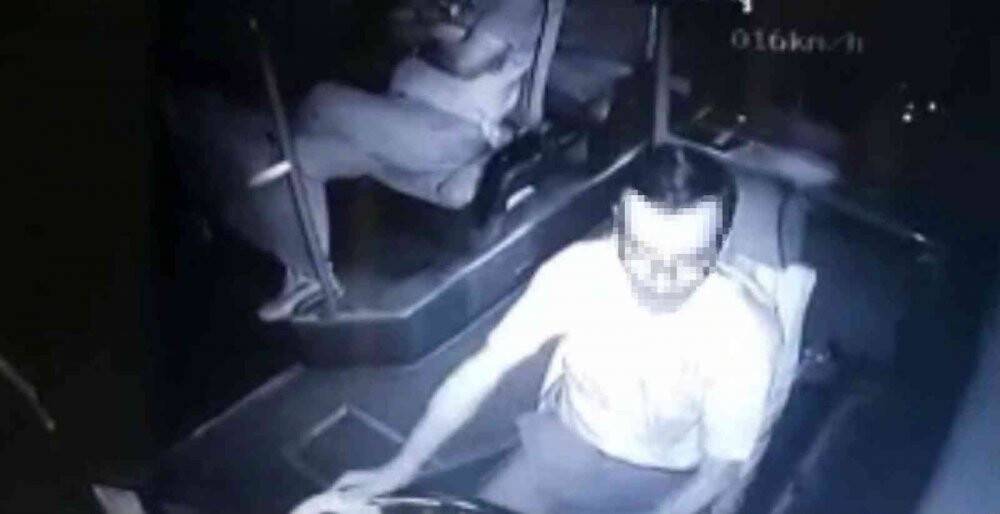 İETT otobüsü manevra yaptı, düşen yolcu bel kemiğini kırdı