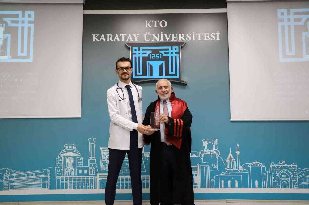 KTO Karatay Üniversitesi tıp öğrencilerinin mezuniyet sevinci
