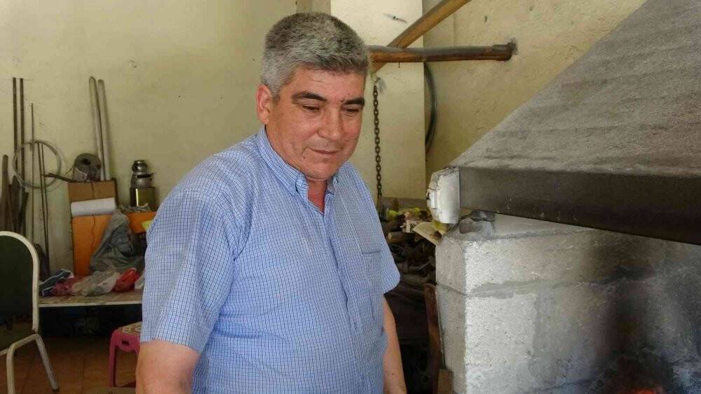 Baba yadigarı mesleklerinin en yoğun günlerini yaşıyorlar