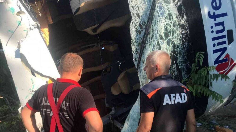 Kırklareli’ndeki kazada ilk belirlemelere göre 6 kişi hayatını kaybetti, 25 kişi yaralandı