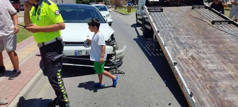Manavgat’ta alkollü sürücünün trafik kazası: 2 yaralı