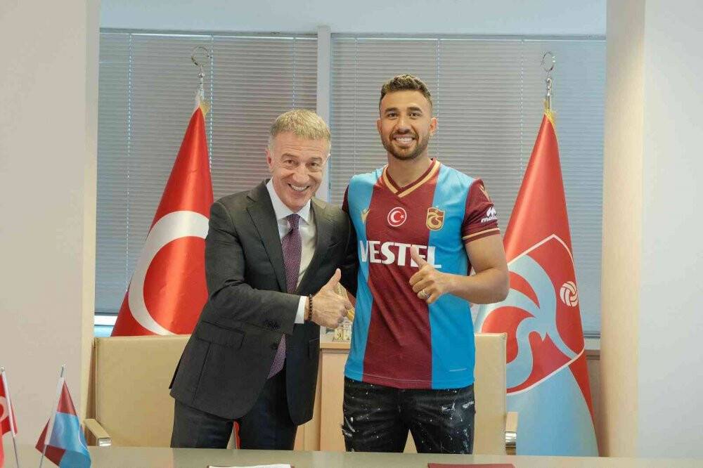 Trabzonspor yeni transferi Trezeguet için imza töreni düzenledi