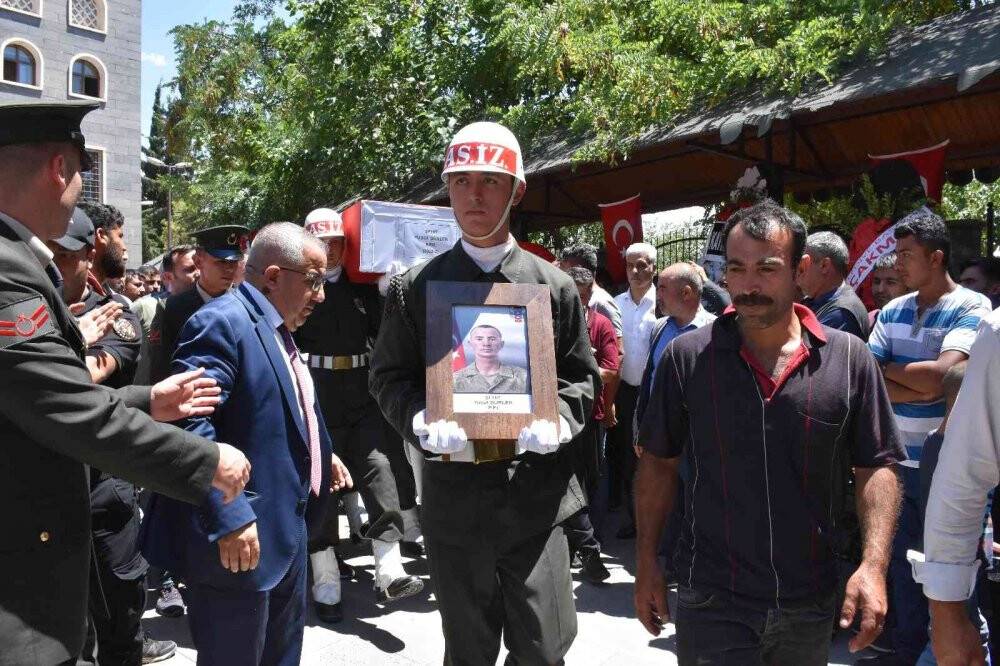 Şehit piyade Yusuf Gürler, memleketi Siverek’te toprağa verildi