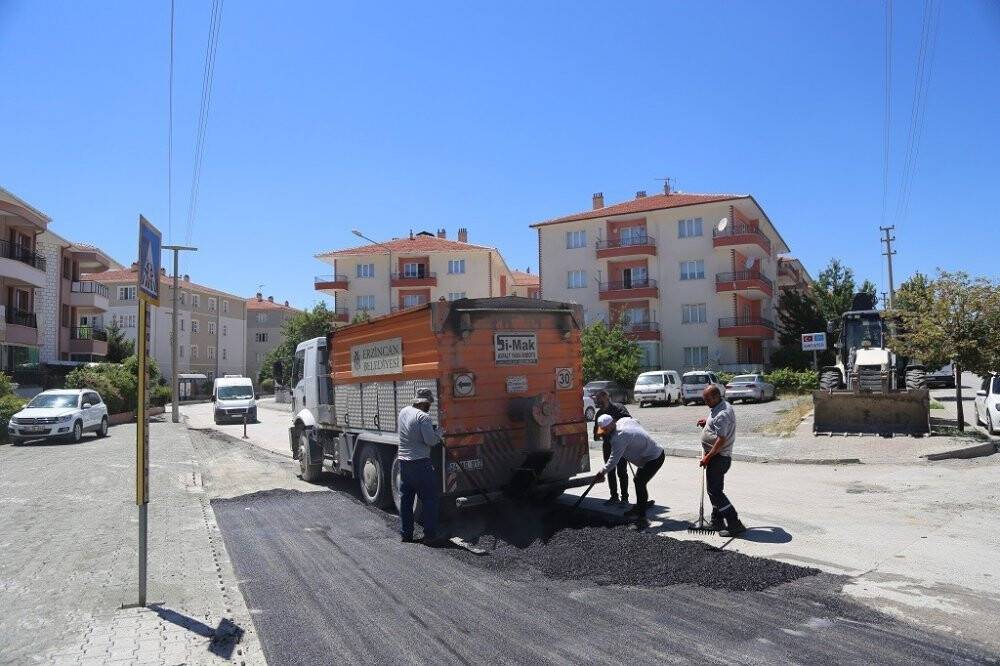 Yol bakım onarım çalışmaları devam ediyor
