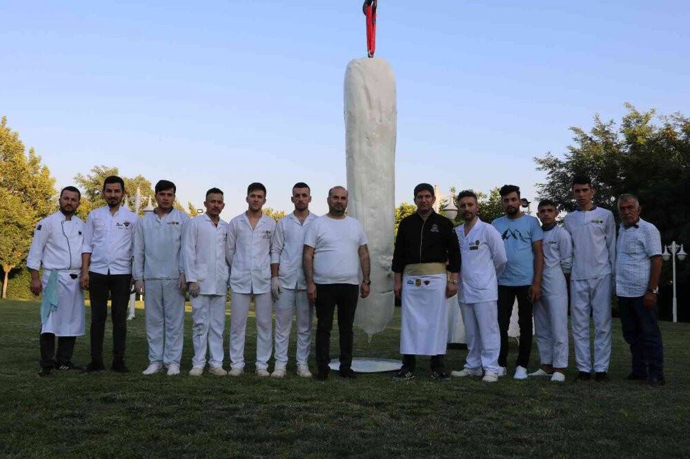 4 tonluk dev dondurma