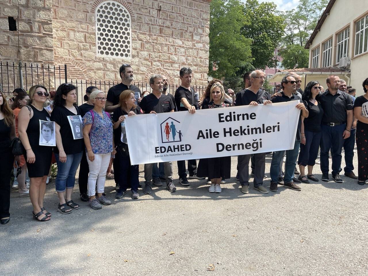 aa-20220707-28357984-28357978-konyada-gorevli-doktorun-hasta-yakininca-oldurulmesi-trakyada-protesto-edildi.jpg
