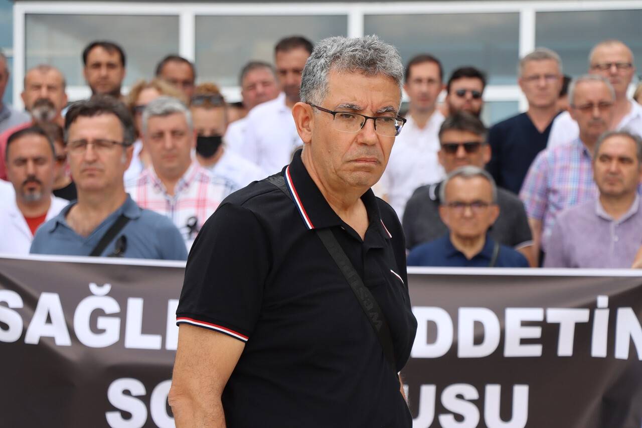 aa-20220707-28357984-28357979-konyada-gorevli-doktorun-hasta-yakininca-oldurulmesi-trakyada-protesto-edildi.jpg