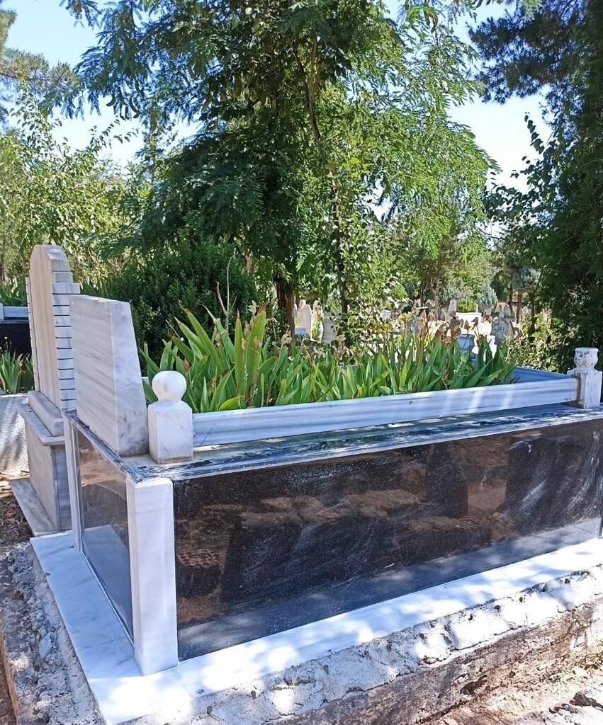 Bayram öncesi mezarlıklarda hummalı çalışma