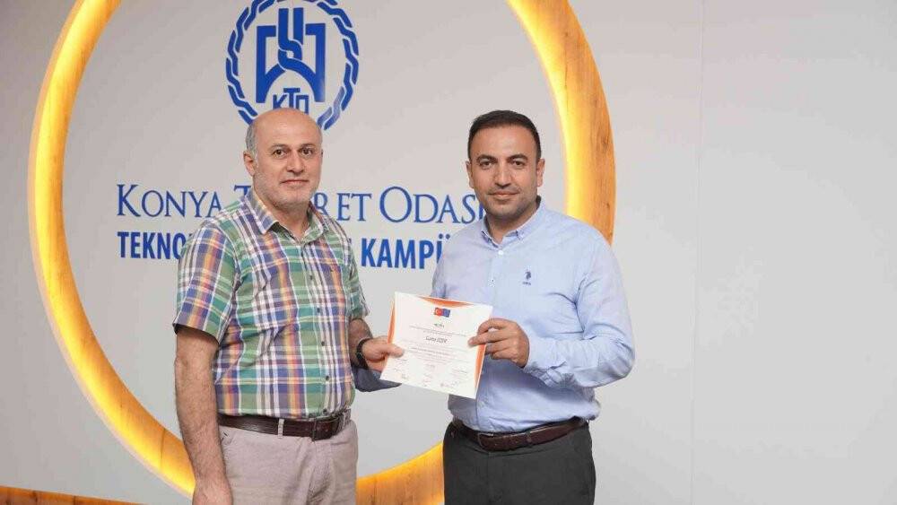 KTO Mesleki Eğitim Merkezi’nde eğitimlerini tamamlayan öğretmenler sertifikalarını aldı