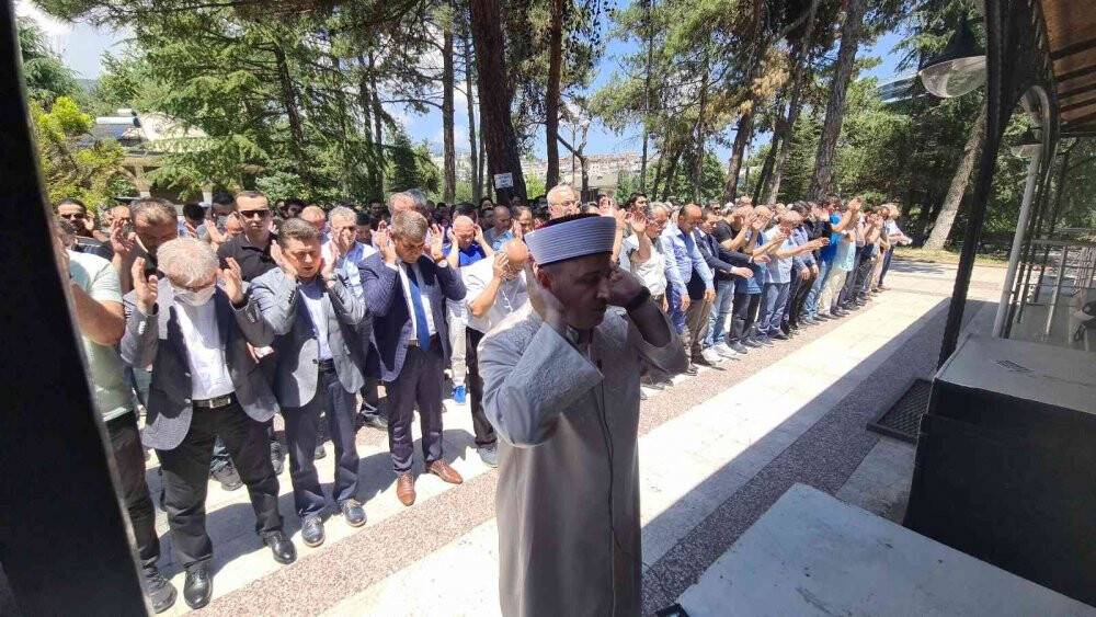 Silahlı saldırı sonucu hayatını kaybeden Doktora hüzünlü veda