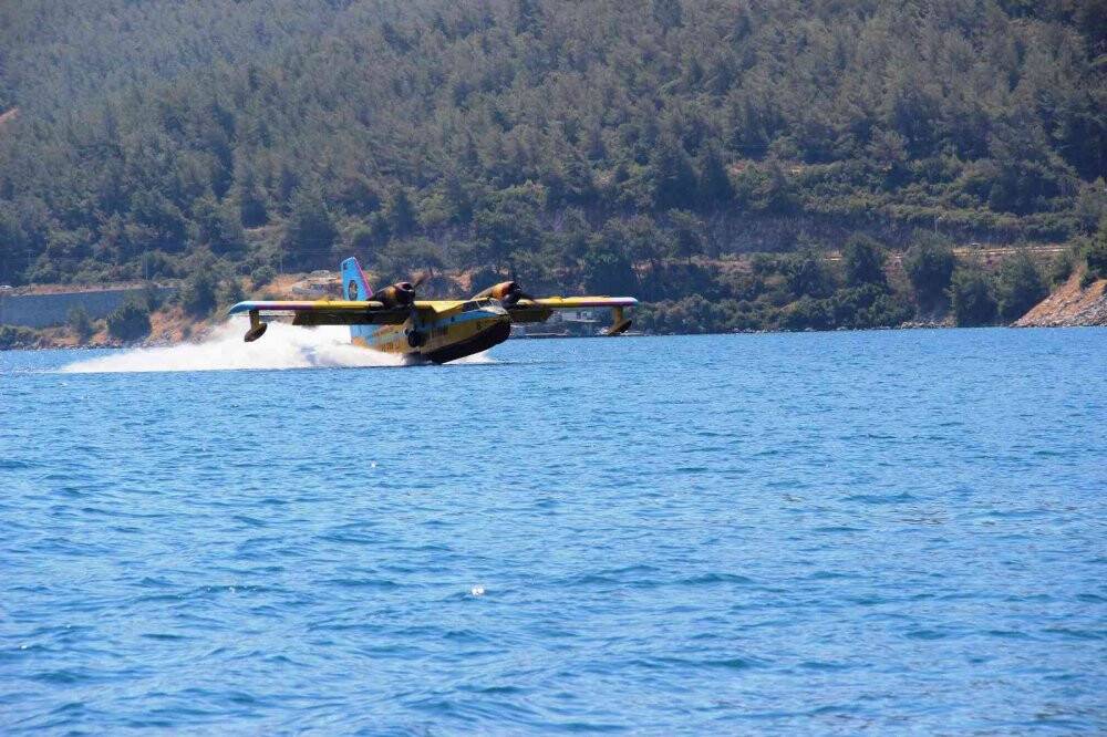 Yangınlarda görev yapacak uçaklar test uçuşlarını tamamladı