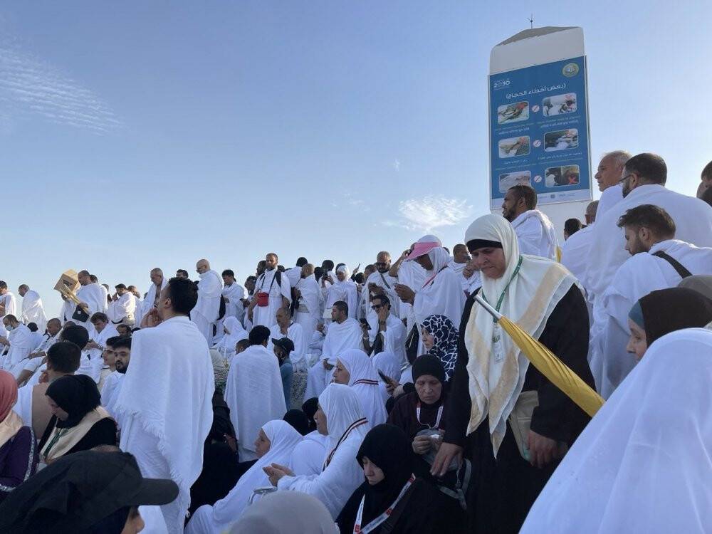 1 milyon hacı adayı Arafat’ta buluştu