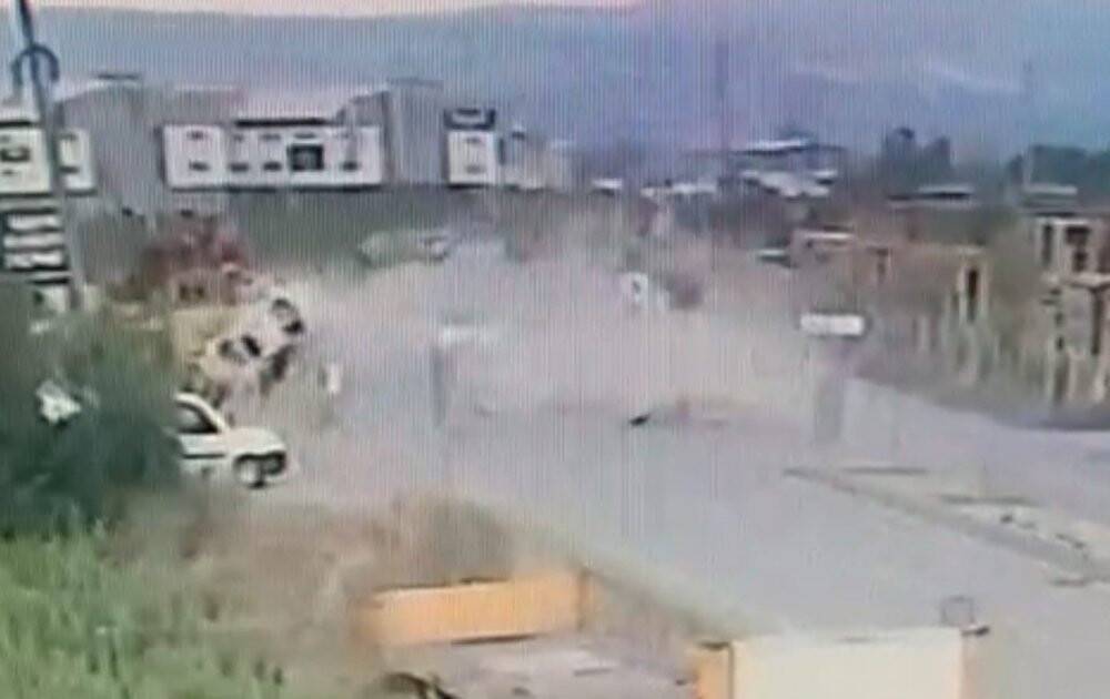 Yoldan çıkan otomobilin havalanıp takla attığı anlar kamerada
