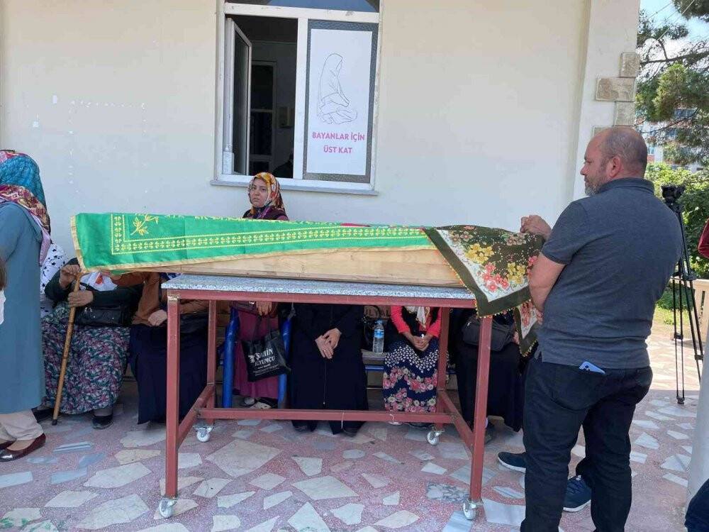 Ordu’da denizde boğulan 10 yaşındaki Gizem’e acı veda