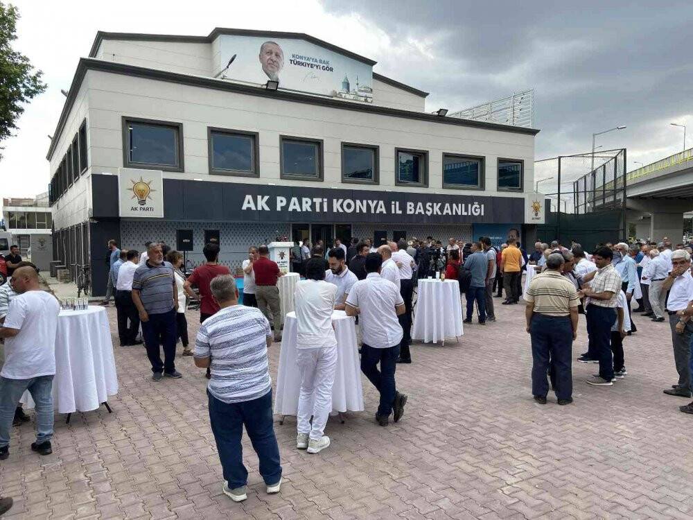 AK Parti Konya Teşkilatı bayramlaştı