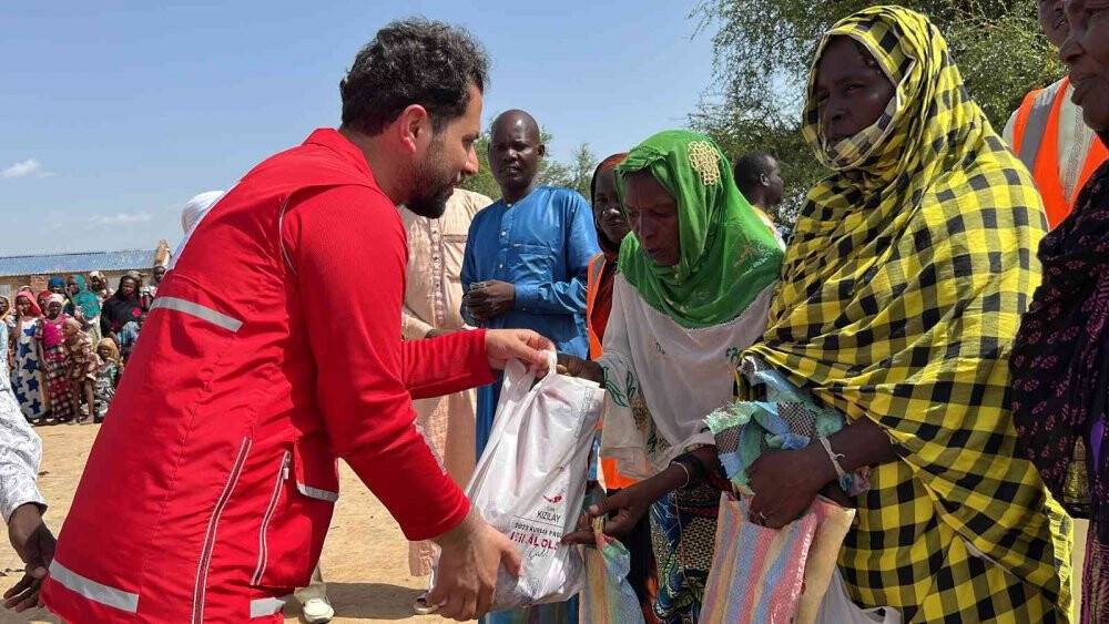 Kamerunlu göçmenlerin kampına ilk Türkiye ulaştı
