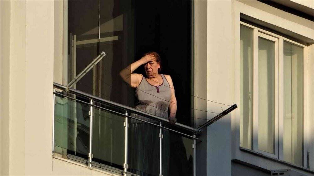 Yeğenlerini ve kardeşini rehin aldı, linç edilmekten polis kurtardı