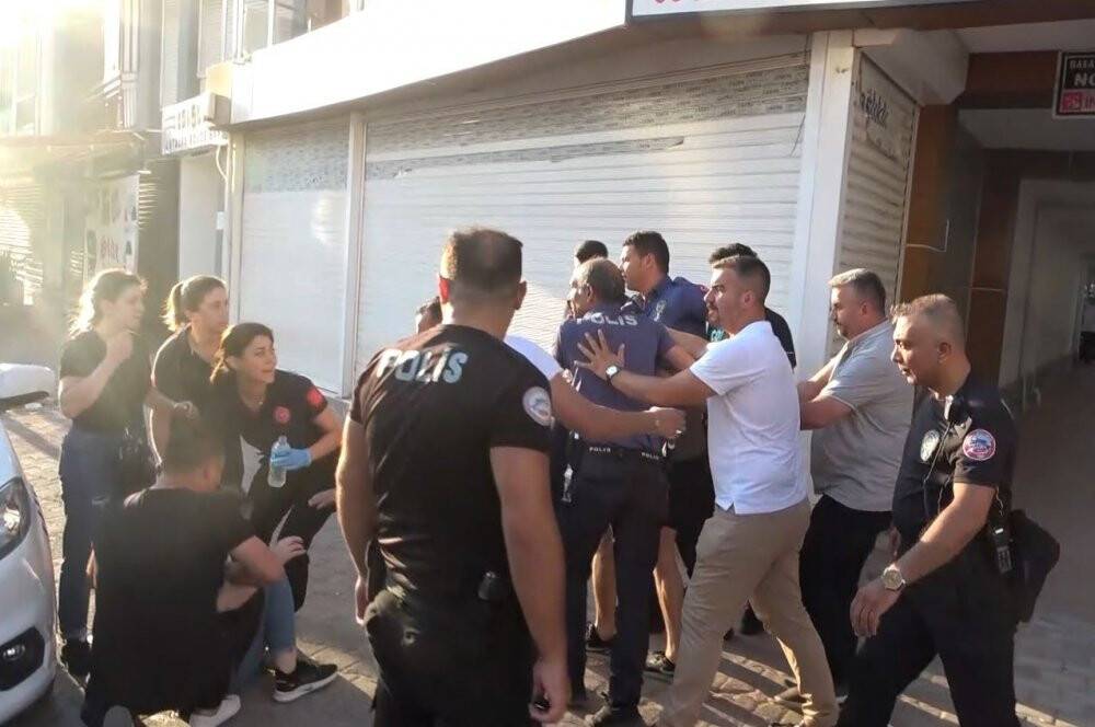 Yeğenlerini ve kardeşini rehin aldı, linç edilmekten polis kurtardı