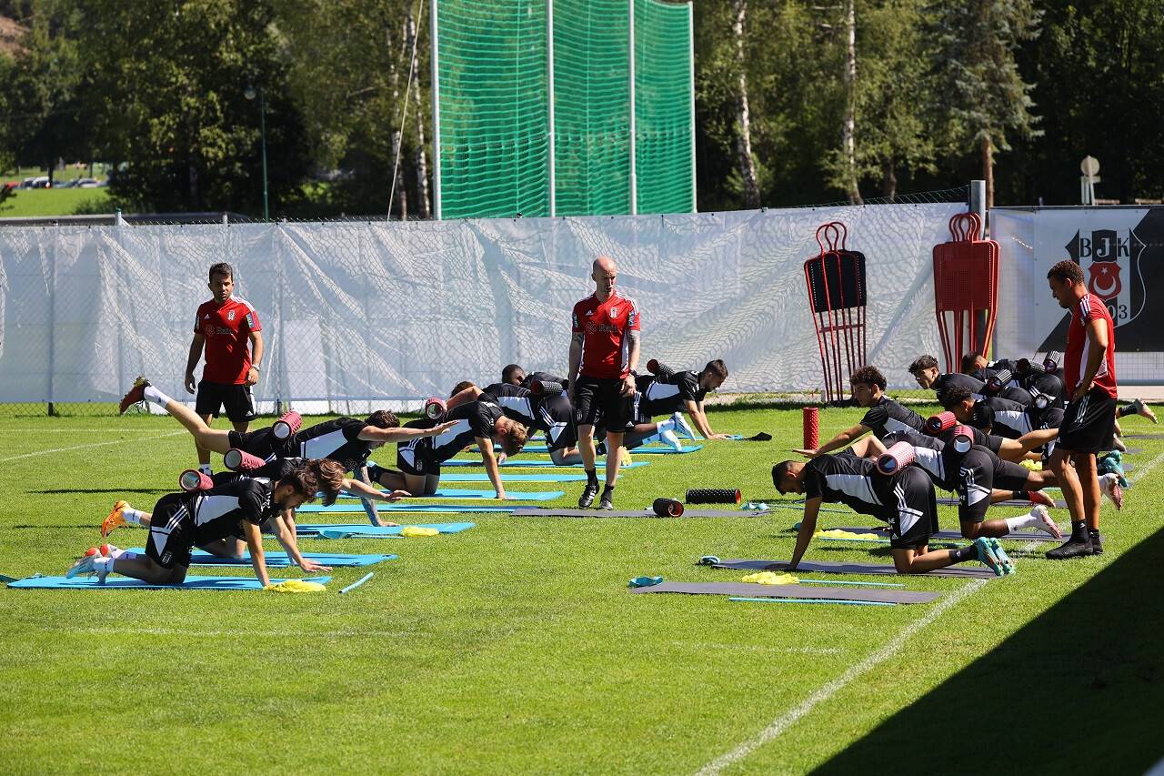 aa-20220713-28405830-28405808-besiktas-yeni-sezon-hazirliklarini-surdurdu.jpg