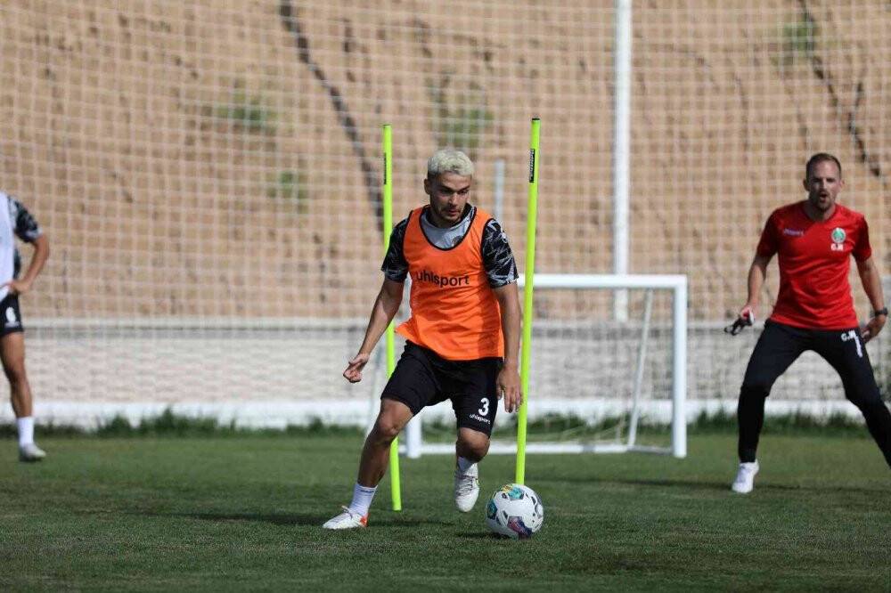Alanyaspor, Erciyes kampında sezona çift idmanla hazırlanıyor