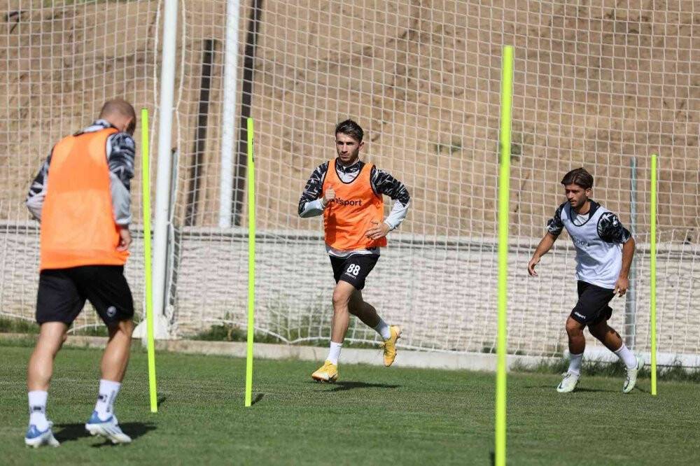 Alanyaspor, Erciyes kampında sezona çift idmanla hazırlanıyor