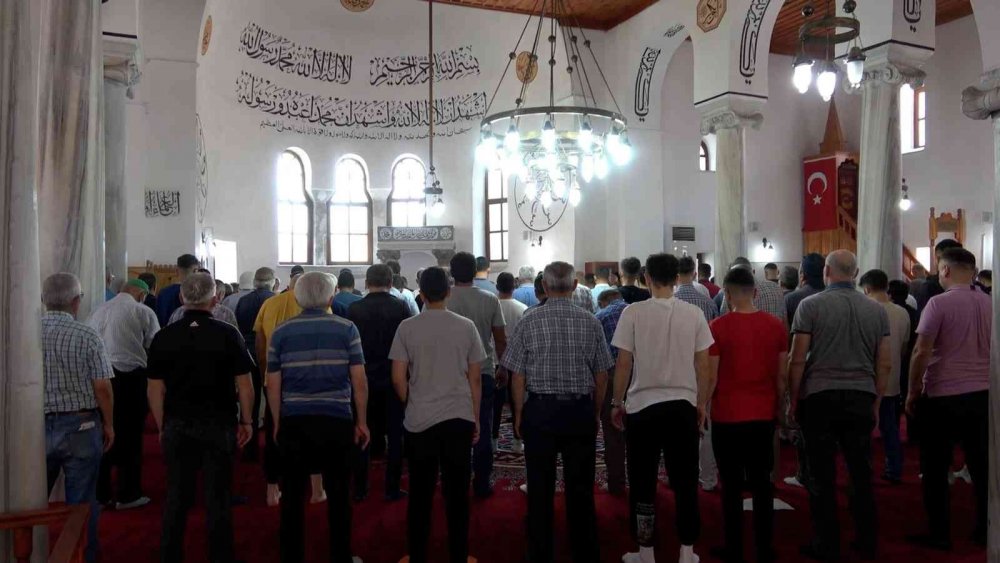 Bin 600 yıllık Ayasofya kilisesi, 700 yıldır camii olarak hizmet veriyor