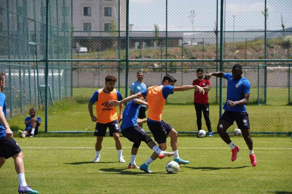 Çaykur Rizespor, yeni sezon hazırlıklarını Erzurum’ da sürdürüyor