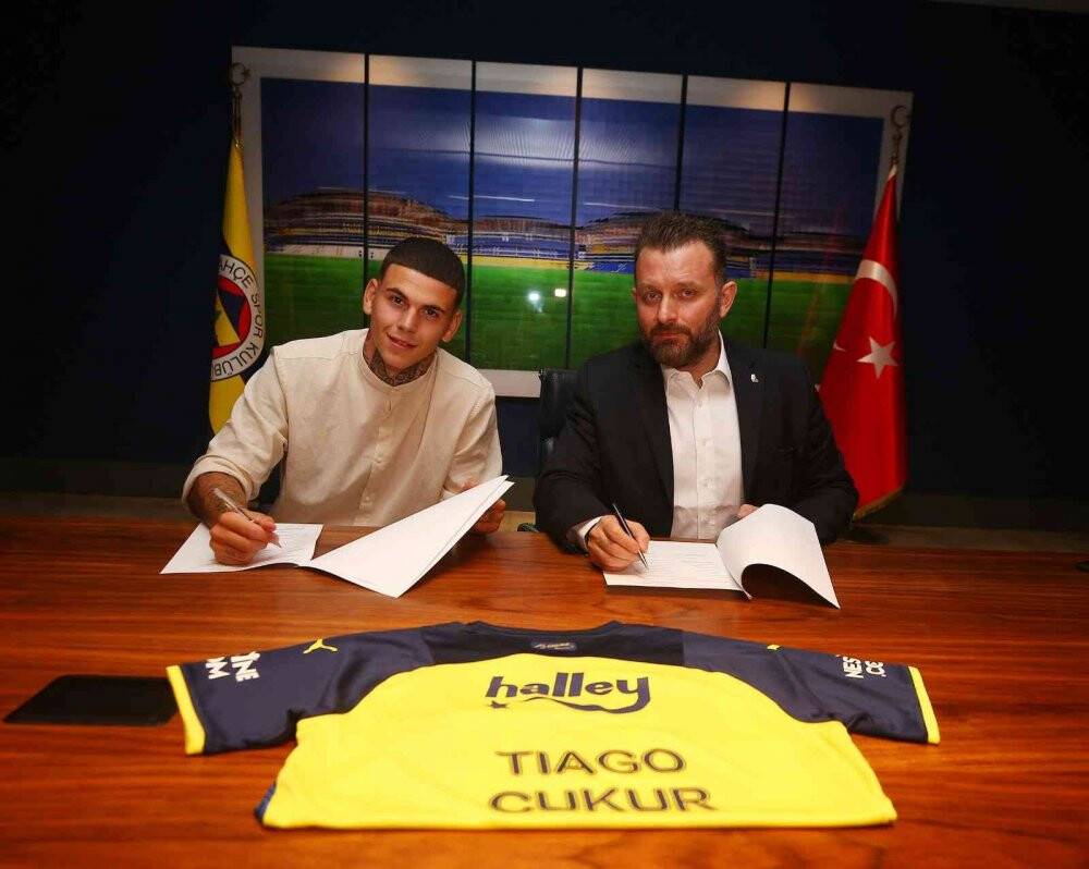 Fenerbahçe, Tiago Çukur ile 4 yıllık sözleşme imzaladı