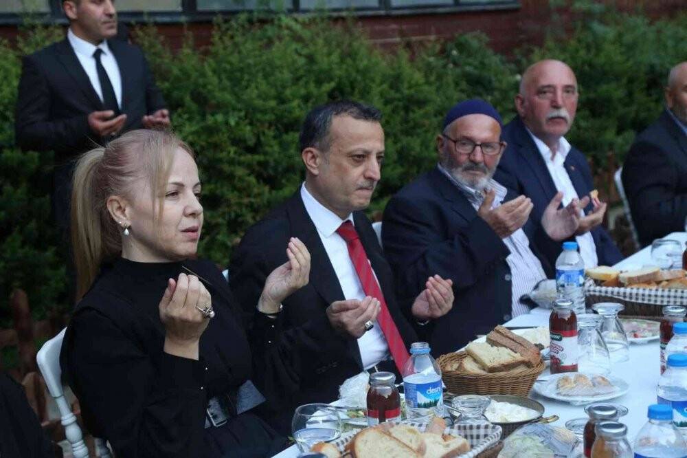 Gümüşhane’de şehit aileleri ve gaziler onuruna yemek programı düzenlendi