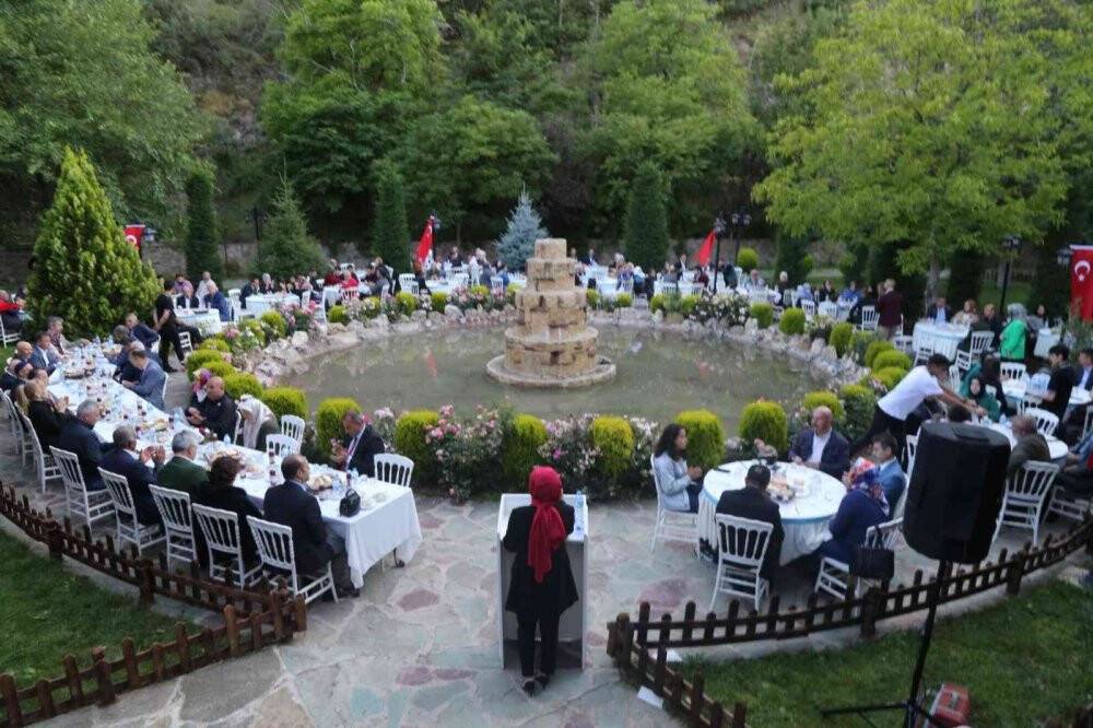 Gümüşhane’de şehit aileleri ve gaziler onuruna yemek programı düzenlendi