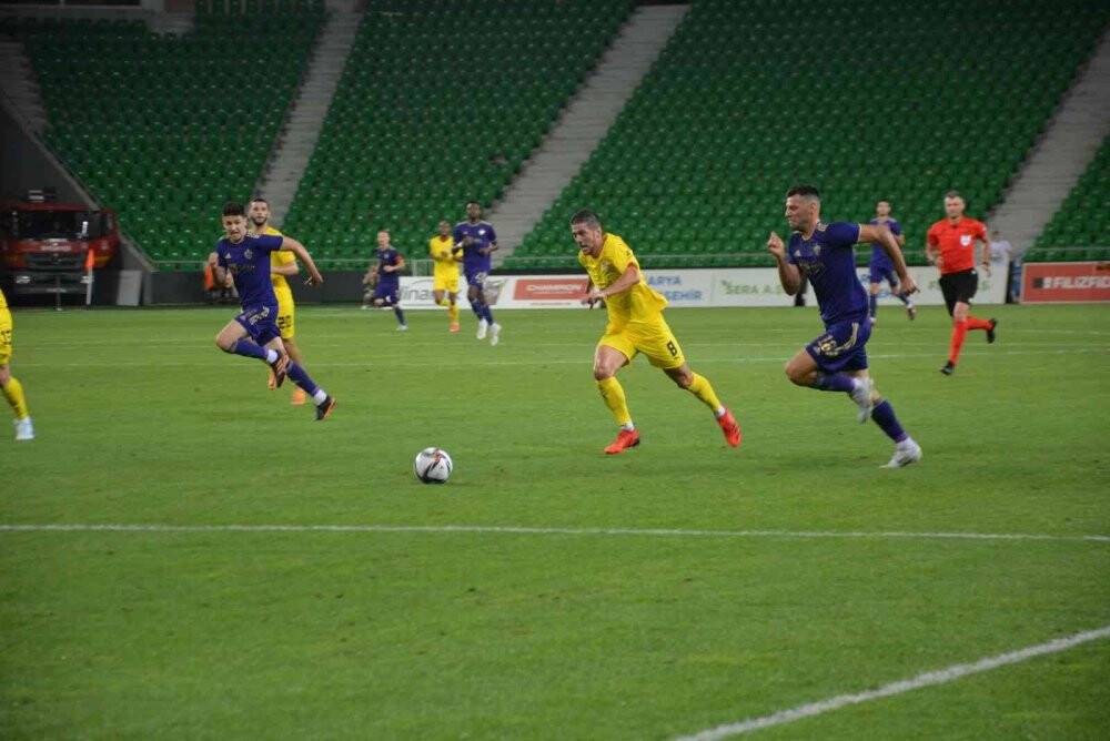 Maribor, Shakhtyor Soligorsk’u 2 golle geçti