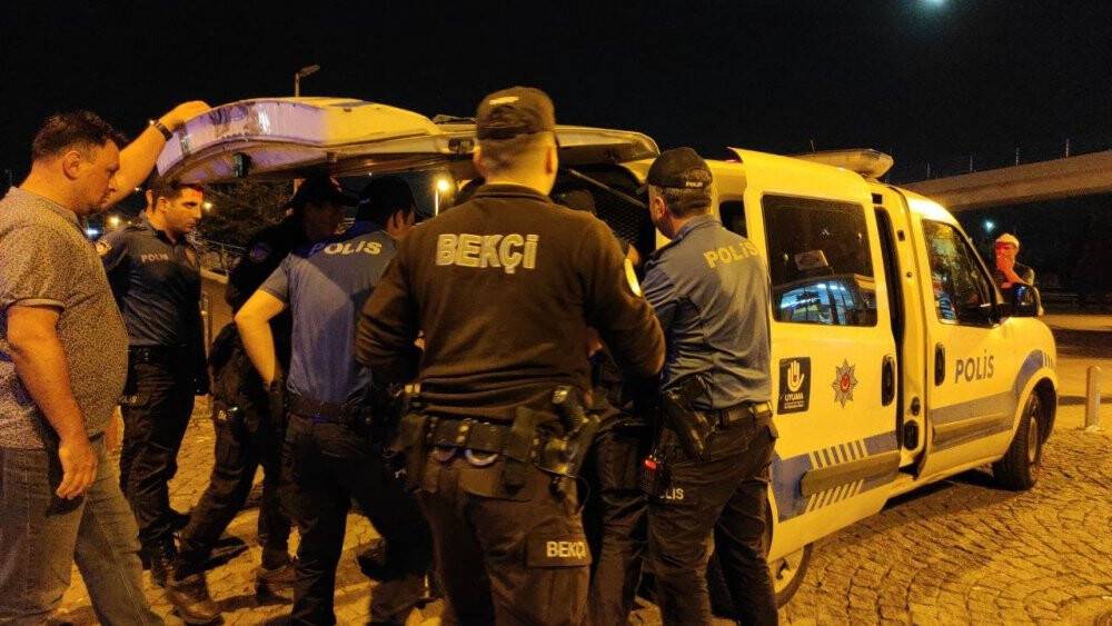 Şehrin göbeğinde bıçaklı kavga çıktı, 1 kişi yaralandı