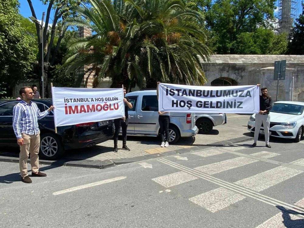 Sel felaketinde tatilde olan İmamoğlu’na karşılama