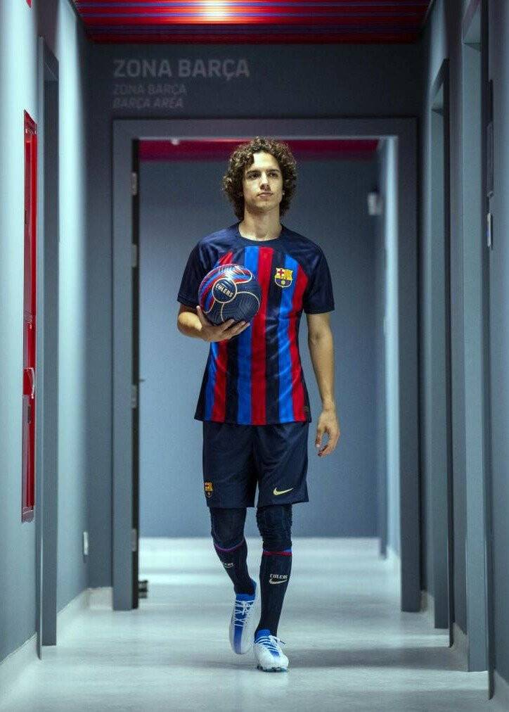 18 yaşında Barça forması giydi