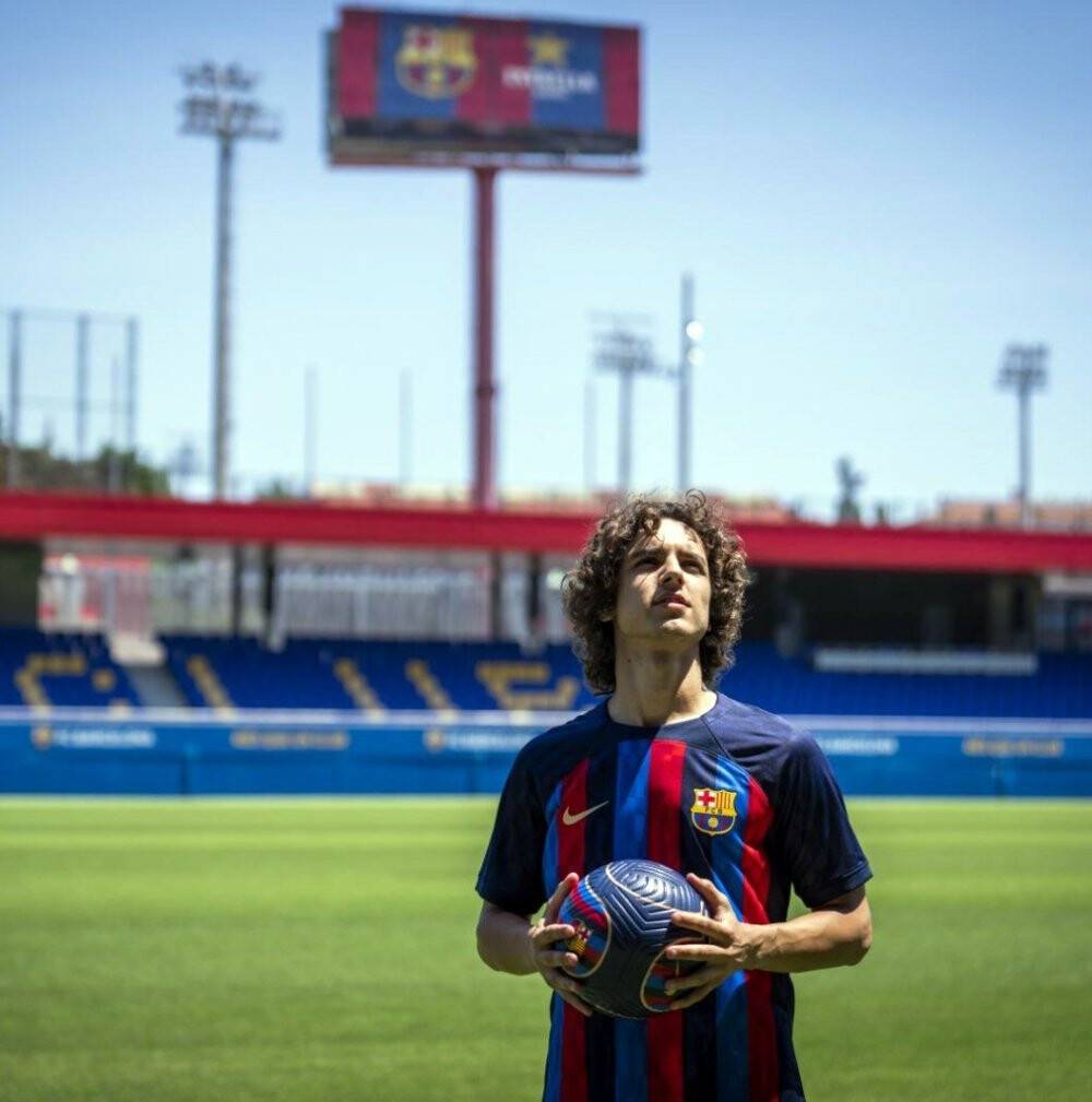 18 yaşında Barça forması giydi