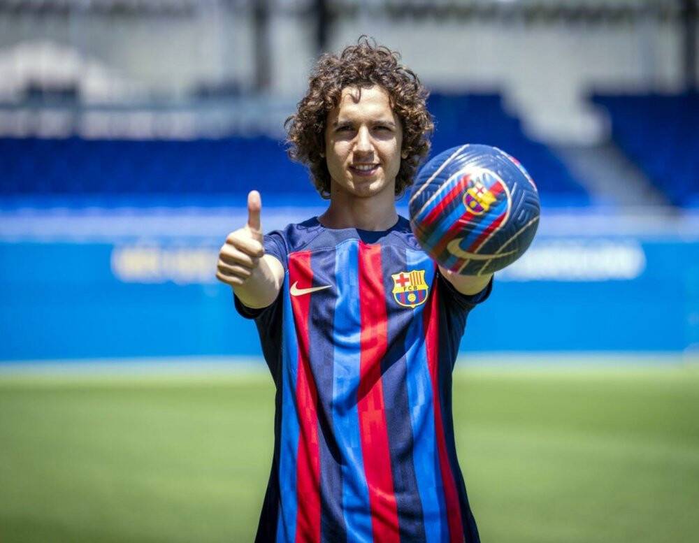18 yaşında Barça forması giydi